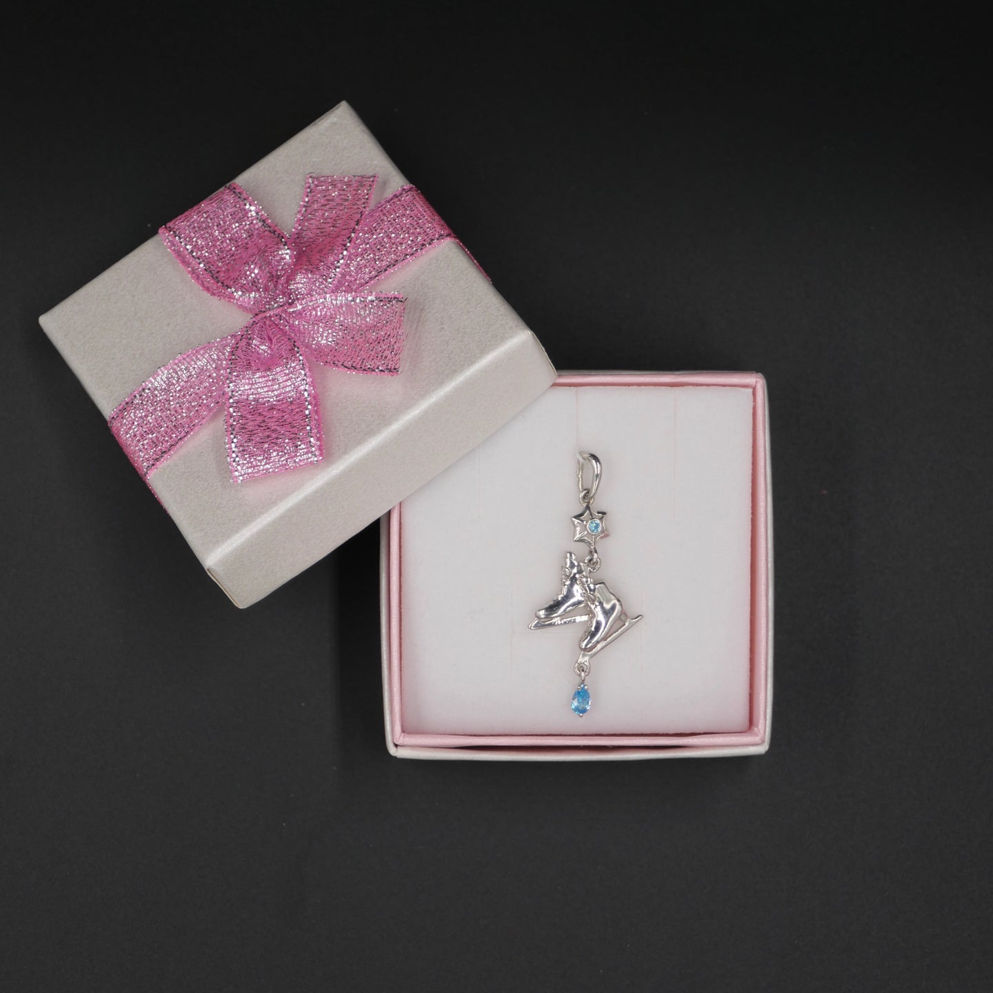 Silver pendant with Gemstones "Skates"